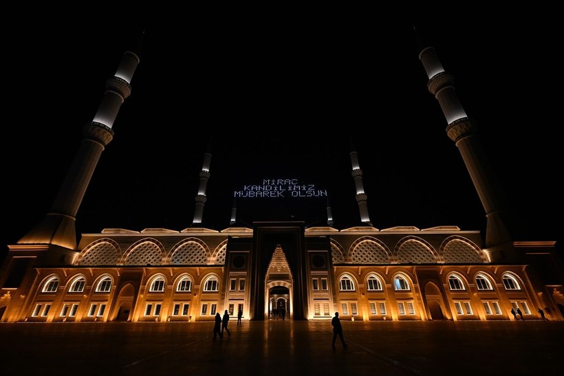 Miraç Kandili yurt genelinde dualarla idrak edildi - Resim: 22