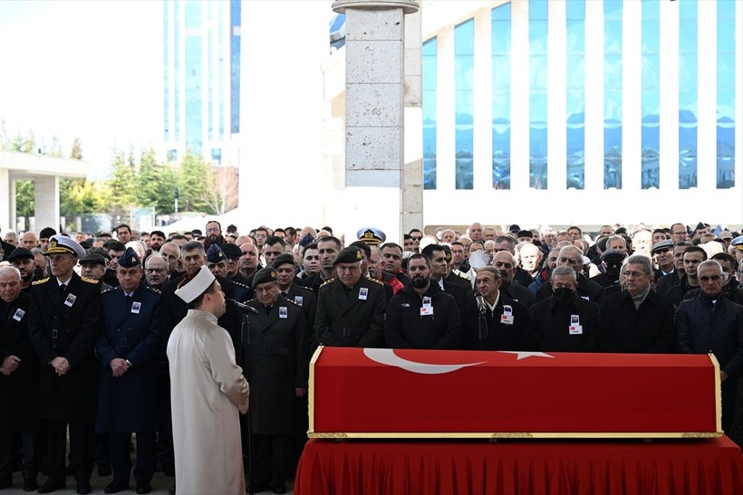 Ankara'da hayatını kaybeden eski 3. Ordu Komutanı emekli Orgeneral Saldıray Berk son yolculuğuna uğurlandı - Resim: 10
