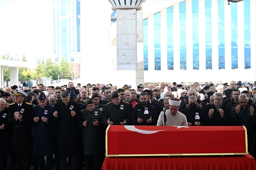 Ankara'da hayatını kaybeden eski 3. Ordu Komutanı emekli Orgeneral Saldıray Berk son yolculuğuna uğurlandı - Resim: 12