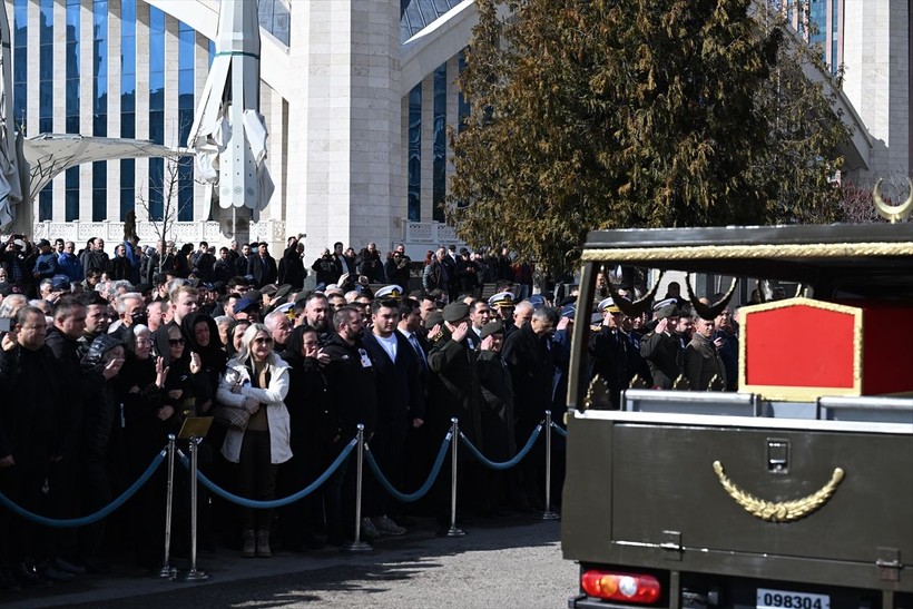 Ankara'da hayatını kaybeden eski 3. Ordu Komutanı emekli Orgeneral Saldıray Berk son yolculuğuna uğurlandı - Resim: 16
