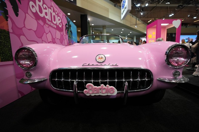 Kanada'nın Toronto kentinde Barbie filminde görülen ikonik pembe araç sergilendi - Resim: 7