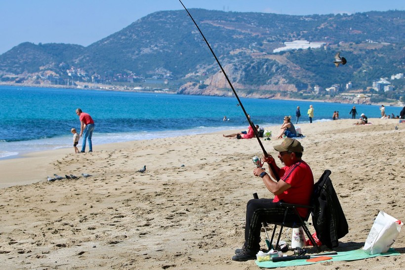 Antalya'da martın ilk günü deniz keyfi - Resim: 5