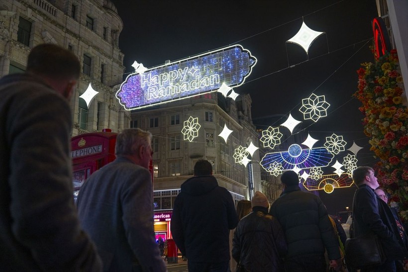 Londra'da Ramazan sevinci! Caddeler aydınlandı - Resim: 16