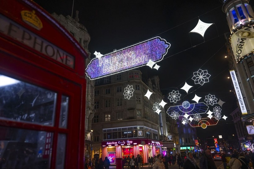 Londra'da Ramazan sevinci! Caddeler aydınlandı - Resim: 17