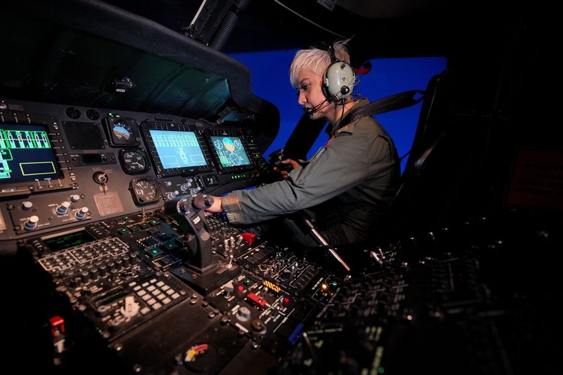 Türk kadınları göklerde! 'Skorsky' ve 'B-200' tipi uçağı gökyüzüyle buluşturdular - Resim: 5