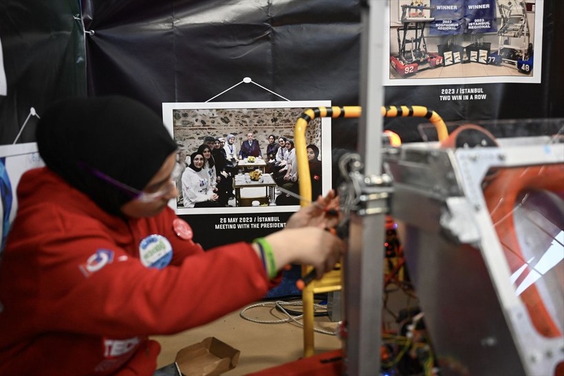 ABD'deki robot yarışmasında, tamamı kız öğrencilerden oluşan Türk takımı hünerlerini sergiledi - Resim: 6