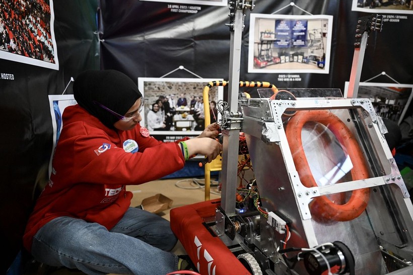 ABD'deki robot yarışmasında, tamamı kız öğrencilerden oluşan Türk takımı hünerlerini sergiledi - Resim: 7