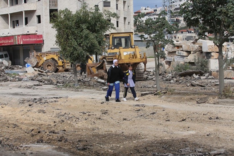 İsrail, Filistin'de Kızılay'a ait bir ambulansa ateş açto - Resim: 1