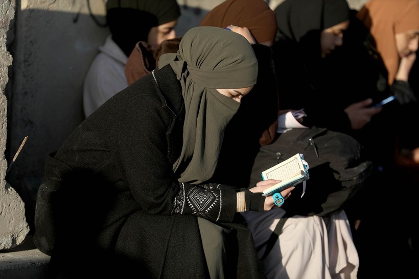 İsrail Ramazan ayının ilk cuma namazında Mescid-i Aksa'da kısıtlamalar getirdi - Resim: 4