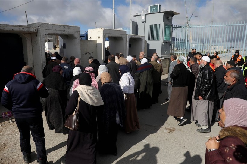 İsrail Ramazan ayının ilk cuma namazında Mescid-i Aksa'da kısıtlamalar getirdi - Resim: 9