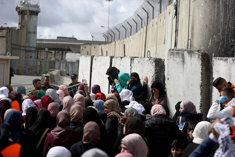 İsrail Ramazan ayının ilk cuma namazında Mescid-i Aksa'da kısıtlamalar getirdi - Resim: 30