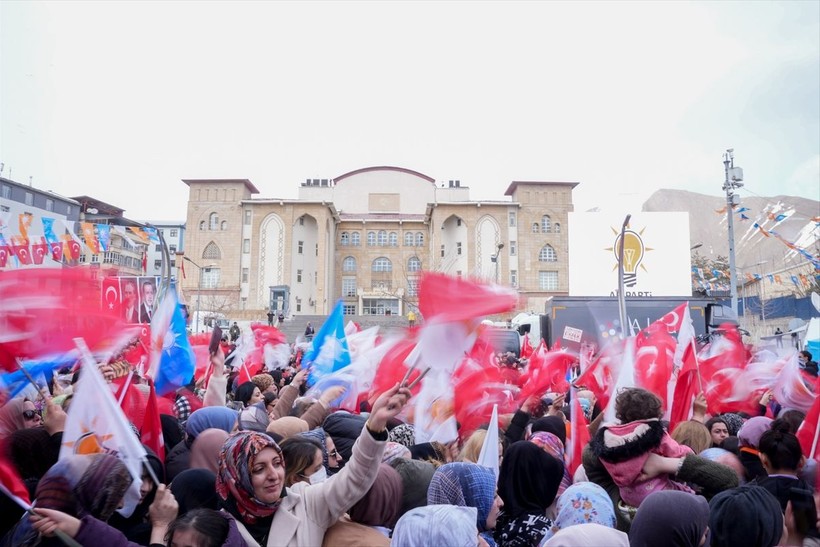 Vatandaşlar AK Parti'nin Hakkari mitingine yoğun ilgi gösterdi - Resim: 5