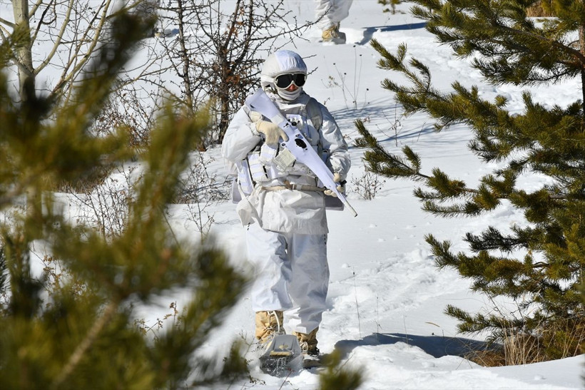 Komandoların Kars'ın karlı dağlarında zorlu eğitimi❄️⛷️🗻 - Resim: 39