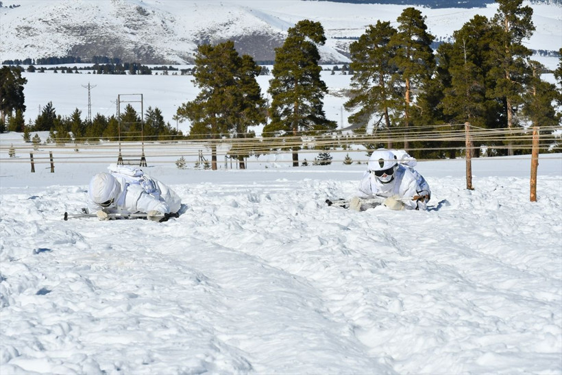 Komandoların Kars'ın karlı dağlarında zorlu eğitimi❄️⛷️🗻 - Resim: 50