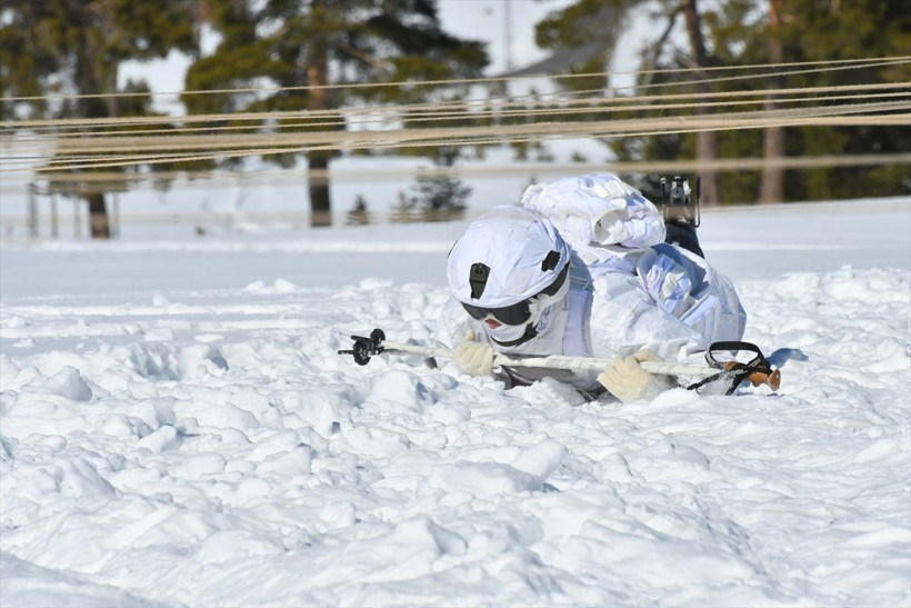 Komandoların Kars'ın karlı dağlarında zorlu eğitimi❄️⛷️🗻 - Resim: 51
