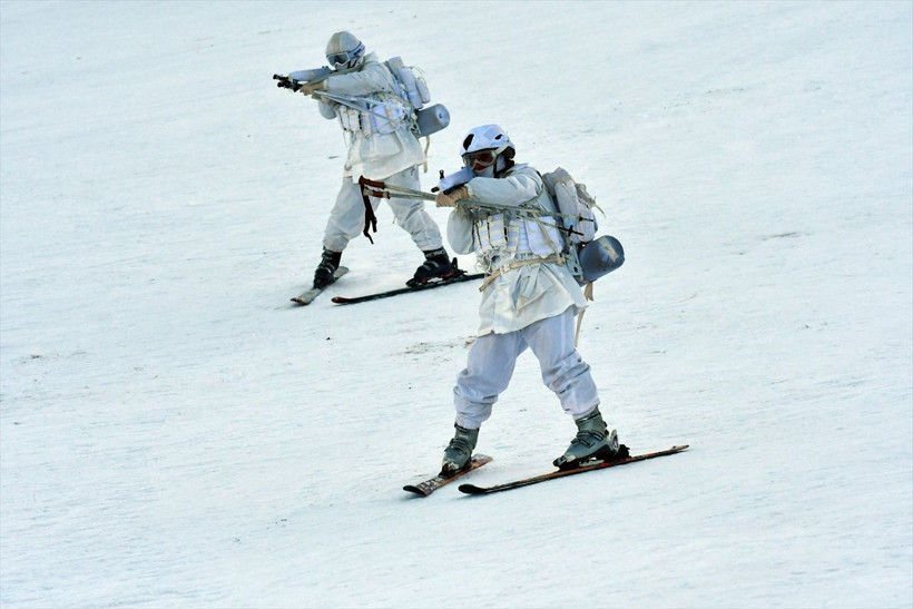 Komandoların Kars'ın karlı dağlarında zorlu eğitimi❄️⛷️🗻 - Resim: 30