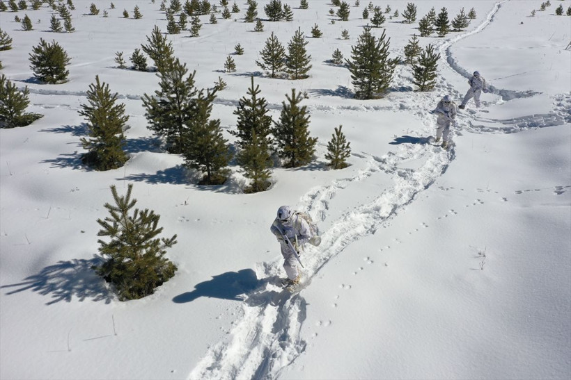 Komandoların Kars'ın karlı dağlarında zorlu eğitimi❄️⛷️🗻 - Resim: 73