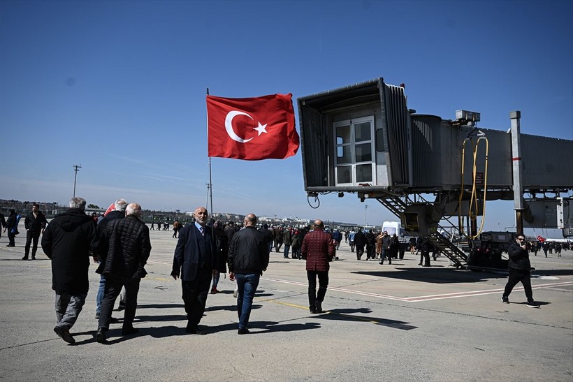 Seçime bir hafta kala AK Parti'den dev gövde gösterisi! Yüz binler "Yeniden Büyük İstanbul Mitingi" için alanda - Resim: 36