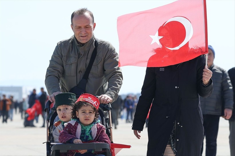 Seçime bir hafta kala AK Parti'den dev gövde gösterisi! Yüz binler "Yeniden Büyük İstanbul Mitingi" için alanda - Resim: 45