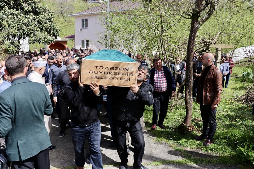 Trabzon'da hayatını kaybeden işçiler toprağa verildi - Resim : 4