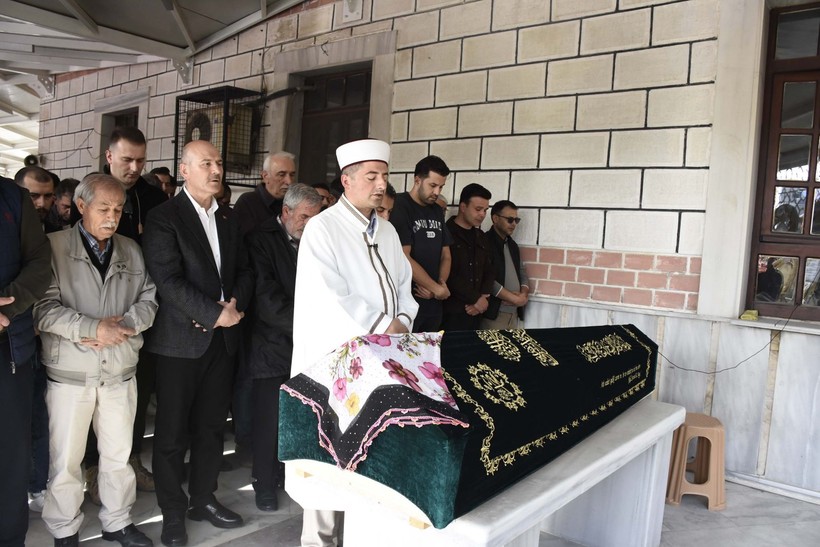 Diş teknisyeninin feci ölümü! Cenazeye Soylu da katıldı - Resim: 9