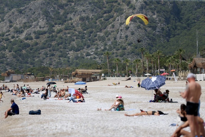 Muğla'da oy kullanan seçmenler kendini denize attı - Resim: 2