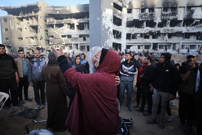 Soykırımcı İsrail ordusu, Şifa Hastanesi'ni yerle bir ettikten sonra çekildi - Resim: 74