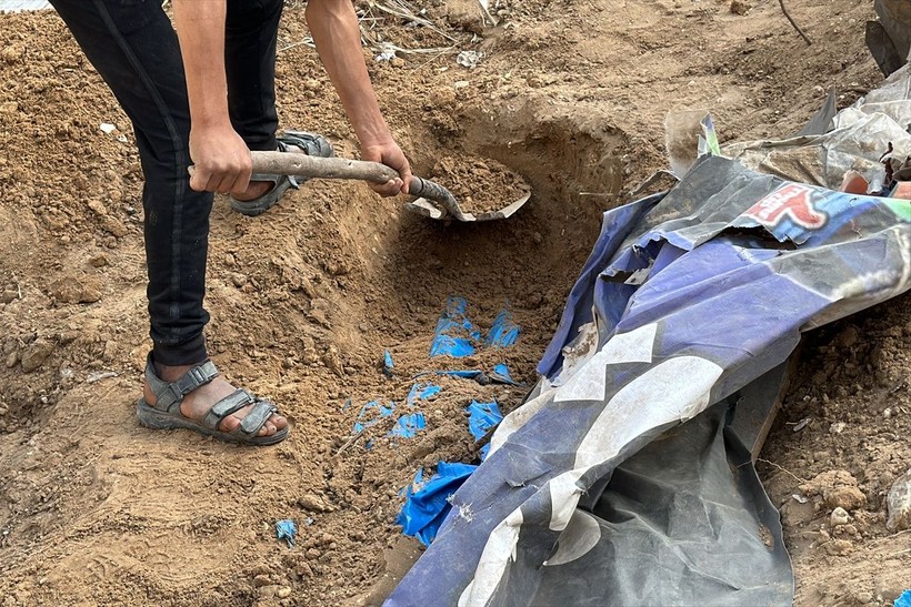 Soykırımcı İsrail ordusu, Şifa Hastanesi'ni yerle bir ettikten sonra çekildi - Resim: 2