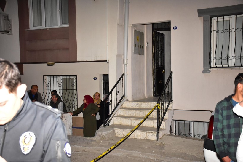İzmir’de baba vahşeti: Eşi barışmayı kabul etmeyince 2 çocuğu ile kendisini vurdu: 1 ölü, 2 yaralı - Resim: 7