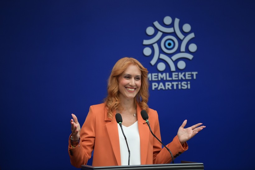 Memleket Partisi'nde İpek Özkal Sayan tüm görevlerinden istifa etti - Resim : 1