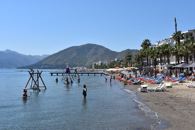 Muğla, Antalya kıyılarında bayram yoğunluğu! Yaz tatilini aratmadı - Resim: 17