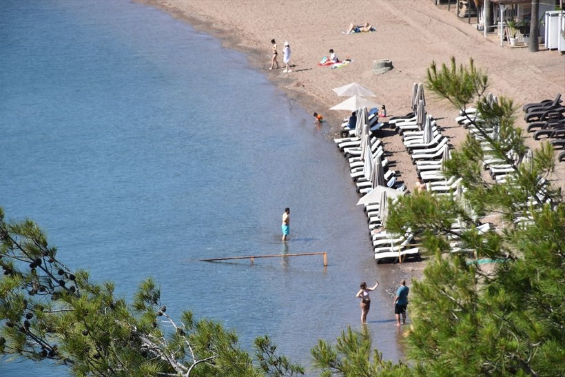 Muğla, Antalya kıyılarında bayram yoğunluğu! Yaz tatilini aratmadı - Resim: 19