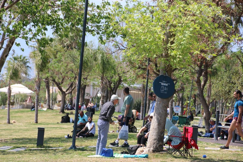 Muğla, Antalya kıyılarında bayram yoğunluğu! Yaz tatilini aratmadı - Resim: 6
