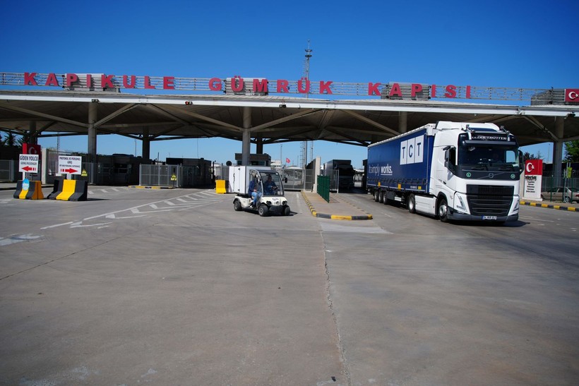 Kapıkule'de tır sürücülerinin buruk bayramı - Resim: 2