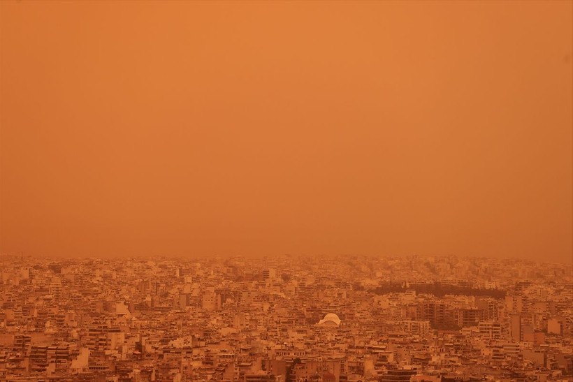 Atina'da Afrika'dan taşınan çöl tozu etkili oldu - Resim: 3