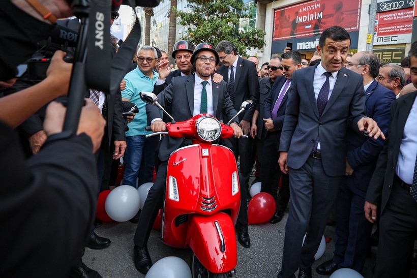 CHP lideri Özgür Özel'den Denizlili başkana kırmızı motosiklet! Birlikte tur attılar - Resim: 9