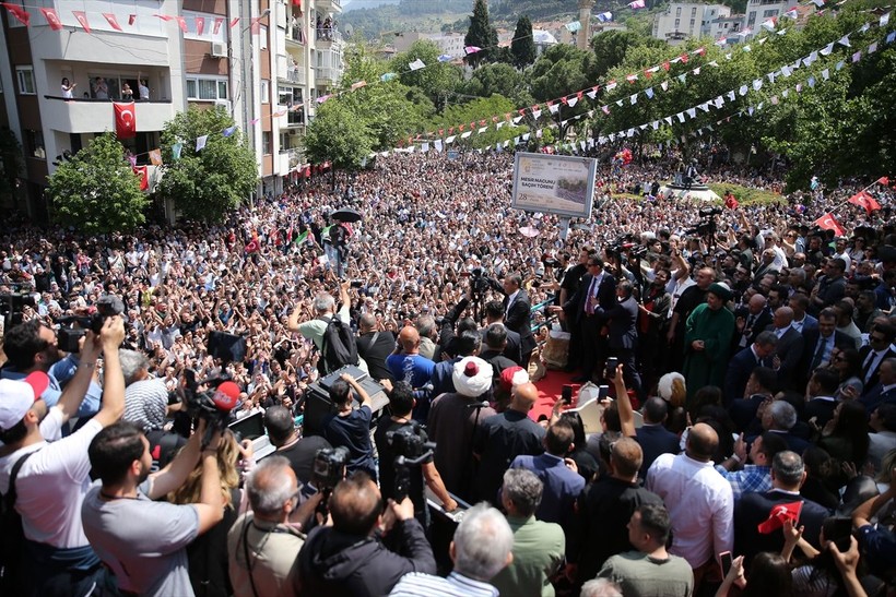 Manisa'da festivaller kapsamında yaklaşık 7 ton mesir macunu halka saçıldı - Resim: 14