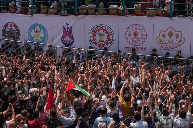 Manisa'da festivaller kapsamında yaklaşık 7 ton mesir macunu halka saçıldı - Resim: 31