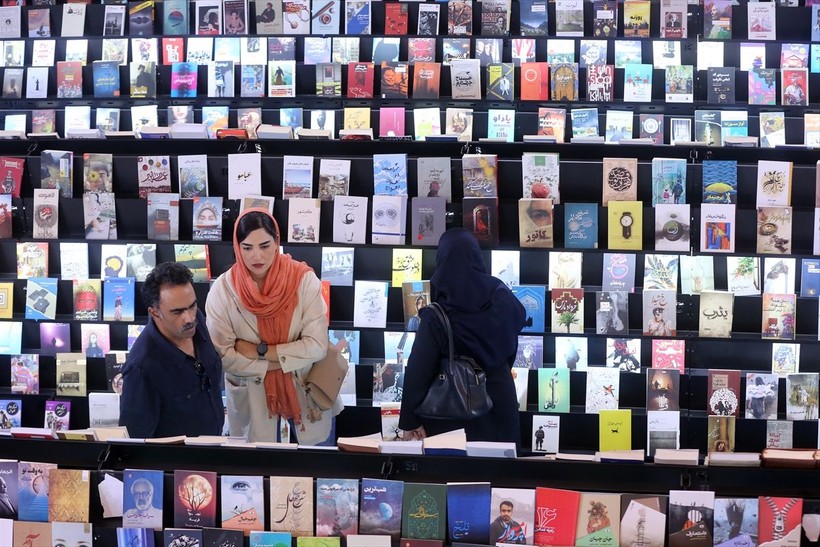 Tahran Uluslararası Kitap Fuarı 35'inci kez kapılarını ziyaretçilere açtı - Resim: 8