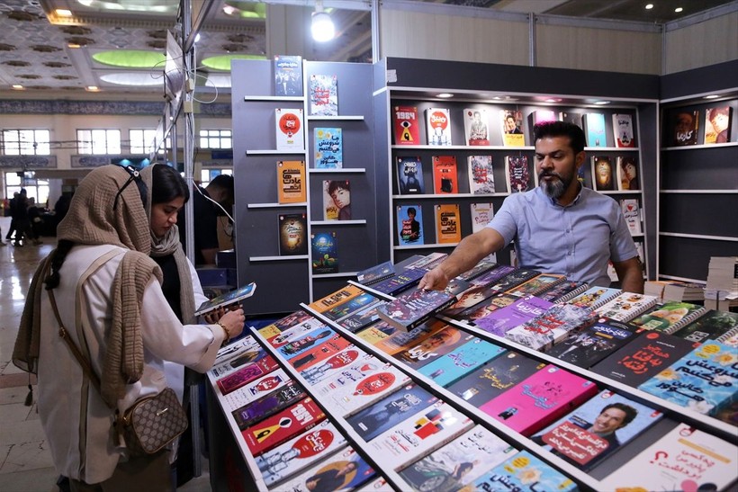 Tahran Uluslararası Kitap Fuarı 35'inci kez kapılarını ziyaretçilere açtı - Resim: 16