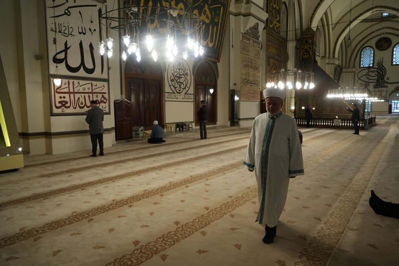 Ulu Cami'nin 25 senelik baş imamı Taksin Karanfil emekli oldu - Resim: 8