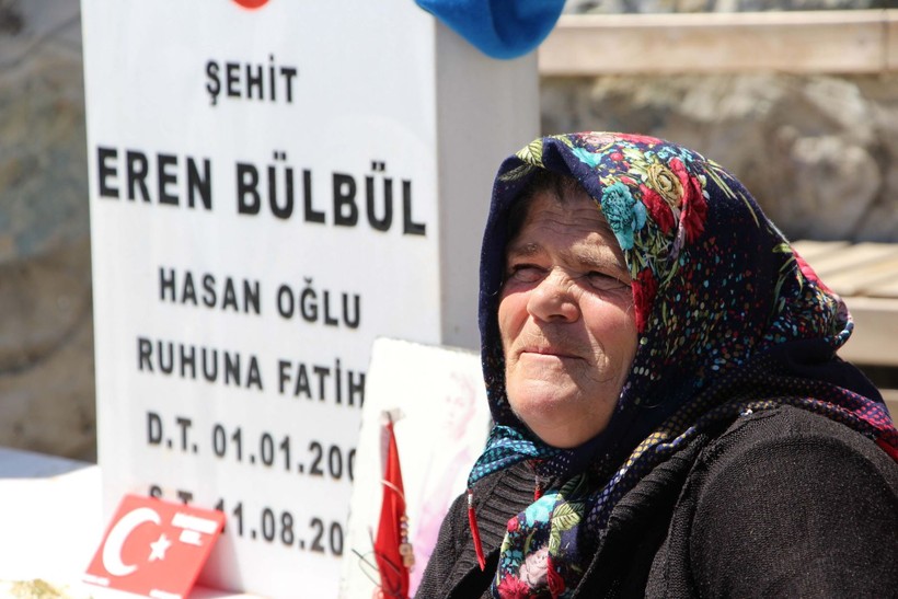 Eren Bülbül'ün annesinin yüreğindeki ateş dinmiyor - Resim: 8