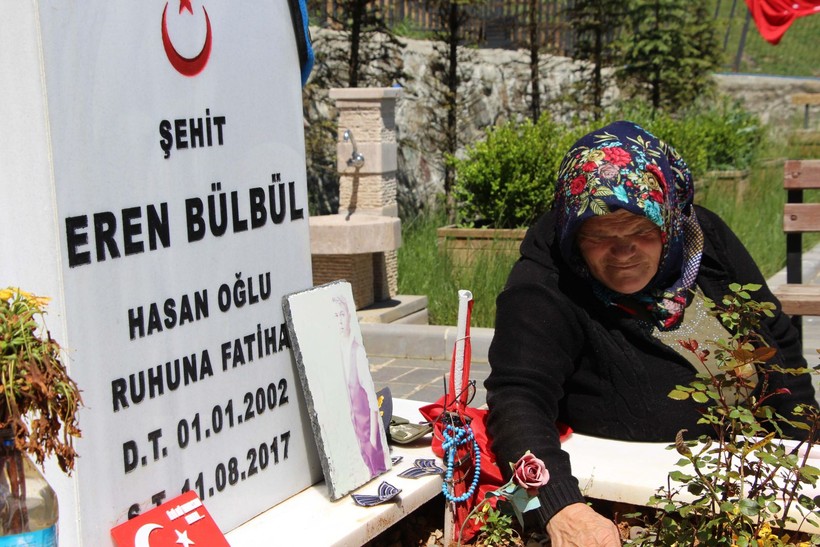 Eren Bülbül'ün annesinin yüreğindeki ateş dinmiyor - Resim: 5