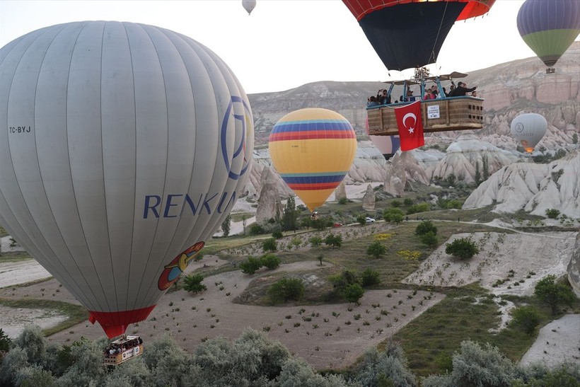 Kapadokya'da 19 Mayıs kutlaması! Balonlar Türk bayraklarıyla uçtu - Resim: 4