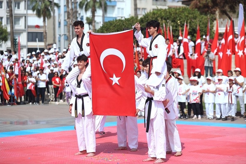 Yurtta 19 Mayıs coşkusu! Ankara, Samsun, İstanbul... - Resim: 17