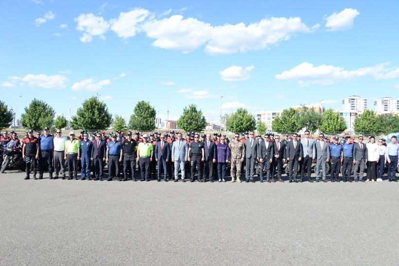 Diyarbakır'da eğitimi tamamlayan 'Yunus' polisleri mezuniyet töreninde nefes kesti - Resim: 2
