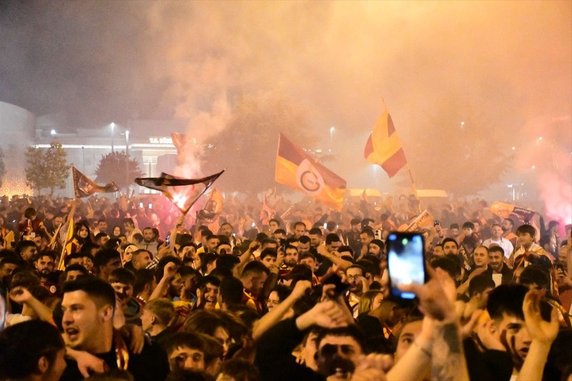 Türkiye'nin dört bir yanında yaşayan vatandaşlar, Galatasaray'ın şampiyonluğunu kutladı - Resim: 7