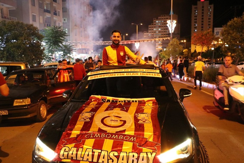 Türkiye'nin dört bir yanında yaşayan vatandaşlar, Galatasaray'ın şampiyonluğunu kutladı - Resim: 8