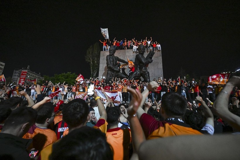 Türkiye'nin dört bir yanında yaşayan vatandaşlar, Galatasaray'ın şampiyonluğunu kutladı - Resim: 11