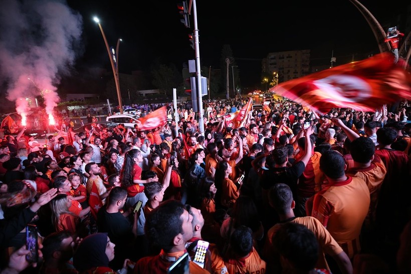Türkiye'nin dört bir yanında yaşayan vatandaşlar, Galatasaray'ın şampiyonluğunu kutladı - Resim: 16